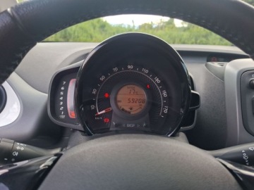Toyota Aygo II Hatchback 3d Facelifting 1.0 VVT-i 72KM 2020 Toyota Aygo 1.0 VVT-i X-play II (2014-) 1.0 VVT-i, zdjęcie 19