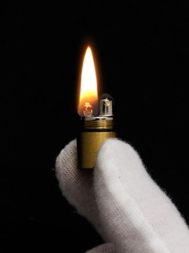 Маленькая и портативная ретро-мини-брелок-зажигалка