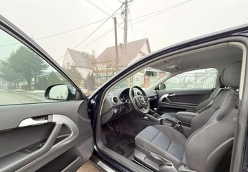 Audi A3 8P Hatchback 3d 1.6 TDI 105KM 2010 Audi A3 3-drzwiowe Audi A3 3-drzwiowe 1.6 TDI DPF Ambition 1.6 Diesel 105KM, zdjęcie 12