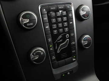 Volvo V40 II Hatchback Facelifting 2.0 D3 150KM 2018 Volvo V40 Automat navi klima auto czujniki, zdjęcie 26