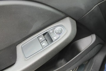 Renault Clio V Hatchback 5d 1.0 TCE 100 LPG 100KM 2021 Renault Clio ROK 2021 POJ 1,0 101KM BENZYNA GAZ, zdjęcie 16