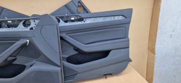 КОЖАНЫЕ БОКОВИНЫ PASSAT B8 COMBI, КАК НОВЫЕ, ДЛЯ ЗАДНИХ СТОРОН