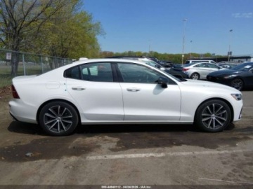 Volvo S60 III 2022 Volvo S60 Momentum 2022 2.0 Benzyna 247KM, zdjęcie 5
