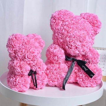 РОЗОВЫЙ МИШКА 25СМ С ЛЕПЕСТКАМИ РОЗ + ПОДАРОЧНАЯ КОРОБКА