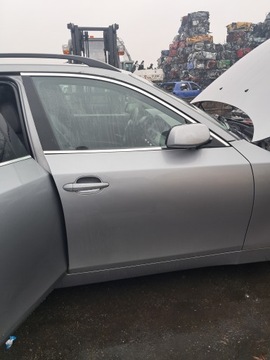 BMW 5 E60 E61 DVEŘE PRAVÝ PŘEDNÍ A08/7 SILBERGRAU METALIC
