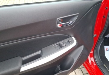 Suzuki Swift VI Hatchback Facelifting 1.2 DualJet SHVS 83KM 2020 Suzuki Swift 1.2 Dualjet SHVS Premium Plus 1.2 Benzyna 83KM, zdjęcie 14