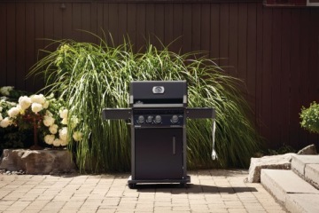Газовый гриль Napoleon ROGUE XT 425 SIB с зоной шипения 17,25 кВт