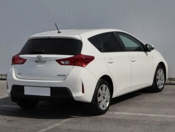 Toyota Auris II Hatchback 5d D-4D 90 90KM 2014 Toyota Auris 1.4 D-4D, Salon Polska, Serwis ASO, zdjęcie 4