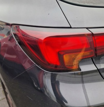 OPEL ASTRA 5 V K HB SVĚTLO LEVÝ ZADNÍ KAROSERIE