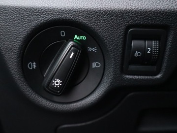 Skoda Kamiq Crossover 1.0 TSI 95KM 2023 Skoda Kamiq 1.0 TSI, Salon Polska, Serwis ASO, zdjęcie 16