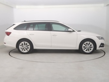 Skoda Octavia IV Scout 1.5 TSI ACT 150KM 2021 Skoda Octavia 1.5 TSI, Salon Polska, zdjęcie 5