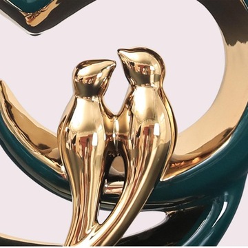 Современная керамическая статуя с декоративными фруктами