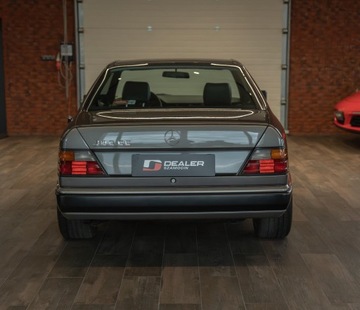 Mercedes W124 Coupe 3.0 180KM 1988 Mercedes-Benz 300 CE Coupe – Klasyka w najlepszym wydaniu | 1988 | 3.0, zdjęcie 6