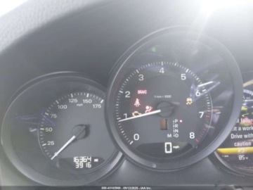 Porsche Macan 2024 Porsche Macan T, 2024r., 4x4, 2.0L 2.0 Benzyna 261KM, zdjęcie 10