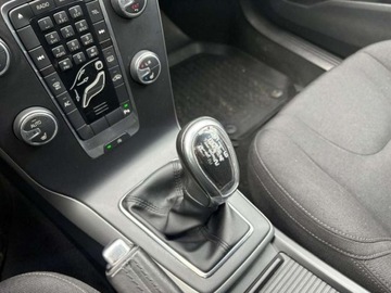 Volvo V40 II Hatchback 1.6 T3 150KM 2013 Volvo V40 1.6 benzyna150KM KineticGrzane foteleGrzana szybaSerwis ASOSalon, zdjęcie 17