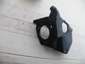 VW TRANSPORTER T4 LT35 2.5 TDI UCHYCENÍ DRŽÁKY PUMPY VSTŘIKOVAČE 074130147C