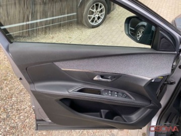 Peugeot 5008 II Crossover 1.6 BlueHDI 120KM 2018 Peugeot 5008 1.6 hdi Automat 7 osob. Ledy pol skory Navi kamera zamiana g, zdjęcie 39