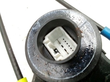 TOYOTA AVENSIS II 2 T25 HB ZÁMEK Z DVEŘE LEVÝ ZADNÍ PIN