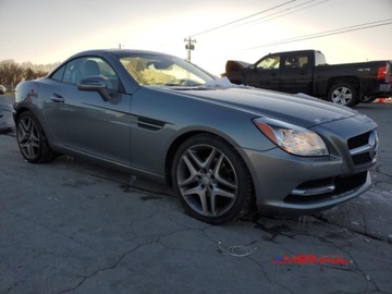Mercedes SLK R172 2015 Mercedes-Benz SLK 2015 r., 1,8 L 250 1.8 Benzyna 201KM, zdjęcie 2