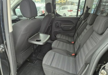 Opel Combo E Kombivan 1.5 Diesel 131KM 2021 Opel Combo Najbogatsza wersja Kamery 360 130KM 1.5 Diesel 131KM, zdjęcie 19