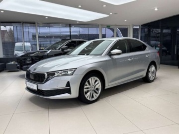 Skoda Octavia IV Liftback 1.5 TSI EVO 150KM 2024 Skoda Octavia Selection Pakiet Light View Plus ACC Kamera cofania FV23