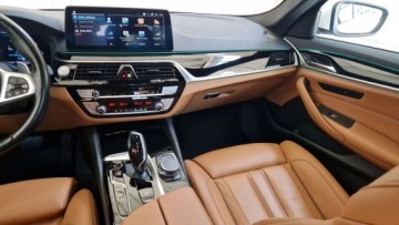 BMW Seria 5 G30-G31 Limuzyna Plug-In 2.0 530e 292KM 2022 BMW Seria 5 xDrive,Full LedHead Up,Plug-in pHEV, Stan Idealny,VAT 23,GWARA, zdjęcie 12