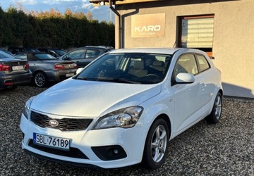 Kia Ceed I Hatchback 5d Facelifting 1.6 CRDi VGT 115KM 2011 Kia Ceed 2011 r. 1.6 Diesel 116KM, zdjęcie 1