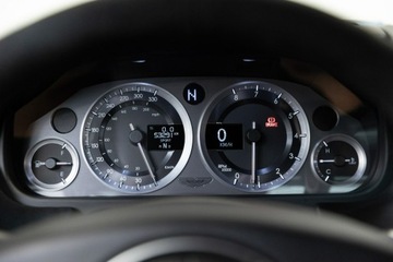 Aston Martin 2012 Aston Martin V8 Vantage Krajowy. 1 właściciel, zdjęcie 38