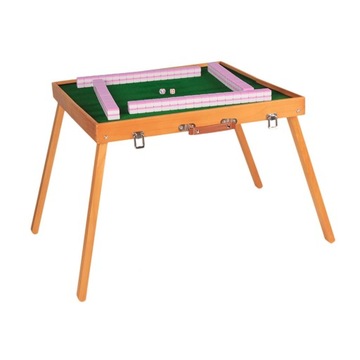 Набор плиток маджонг со складными столами.