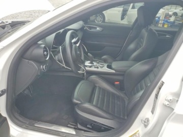 Alfa Romeo Giulia II Sedan Facelifting 2.0 Turbo 280KM 2023 Alfa Romeo Giulia Ti 2023 2.0 Benzyna 280KM, zdjęcie 7