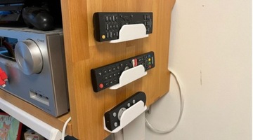 Uchwyt ścienny pulka na pilot TV klimatyzator