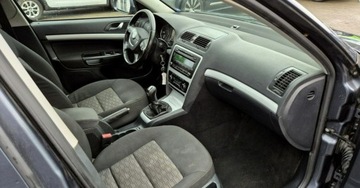 Skoda Octavia II Kombi 1.6 TDI CR DPF 105KM 2011 Skoda Octavia lifting 1.6 TDI 105KM 4x4 Klimatronic 6 biegow Alufelgi 1.6, zdjęcie 10