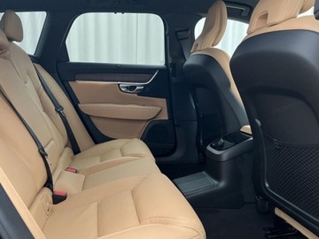 Volvo V90 II 2025 VOLVO V90 T6 AWD Plug-In Hybrid Plus Dark Combi 2.0 (398KM) 2025, zdjęcie 16