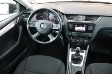 Skoda Octavia III Liftback 1.6 TDI CR DPF 105KM 2014 Skoda Octavia 1.6 TDI, Klima, Klimatronic, zdjęcie 6