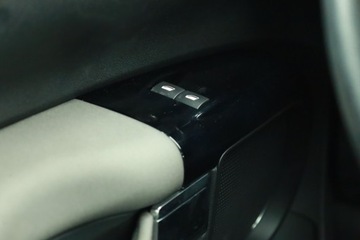 Citroen C4 Cactus Crossover Facelifting 1.2 PureTech 110KM 2019 Citroen C4 Cactus 1.2 PureTech, Salon Polska, zdjęcie 19