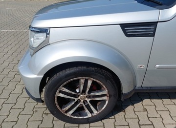 BLATNÍK PŘEDNÍ PRAVÝ LEVÝ + LIŠTA DODGE NITRO 2.8