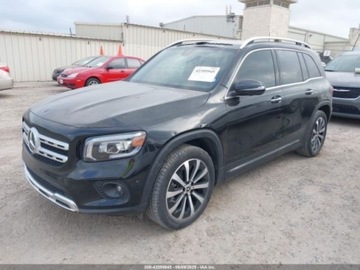 Mercedes GLB 2023 Mercedes-Benz GLB 250, 2023r., 2.0L 2.0 Benzyna 221KM, zdjęcie 1