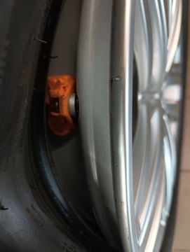 KOLA HLINÍK VW OE ET 38 7JX19" PNEUMATIKY PIRELLI 235/50 R19 TIGUAN R LINE