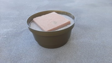 Украшение, букет, композиция на кладбище.