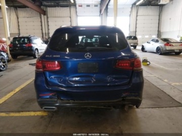 Mercedes GLC C253 2020 Mercedes-Benz GLC 300 4Matic 2020 2.0 Benzyna 255KM, zdjęcie 3