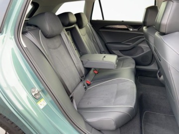 Volkswagen Passat B8 Variant Facelifting 2.0 TDI SCR 150KM 2025 Volkswagen Passat Variant 2.0TDI 150KM Elegance DSG SerwisASO Acc Matrix N, zdjęcie 15