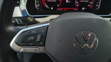 Volkswagen Passat B8 Variant Facelifting 2.0 TDI SCR 200KM 2022 Volkswagen Passat Variant 2.0TDI 200KM 4X4 ACC Iwl, zdjęcie 16