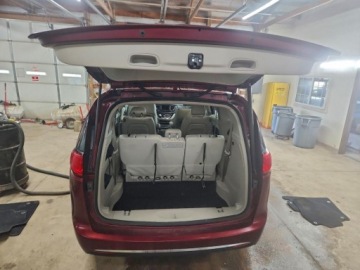 Chrysler Pacifica II 2020 Chrysler Pacifica Touring L 2020 3.6 Benzyna 287KM, zdjęcie 2