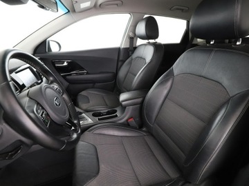 Kia Niro I Crossover 1.6 GDi Hybrid 141KM 2019 Kia Niro HEV półskóra navi kamera ACC LED, zdjęcie 12