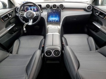 Mercedes Klasa C W206 2023 Mercedes-Benz Klasa C 300 4Matic 2023 2.0 Benzyna 255KM, zdjęcie 8