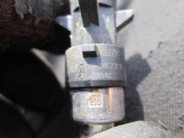 CHRYSLER TOWN COUNTRY 11- 3.6 топливная рампа