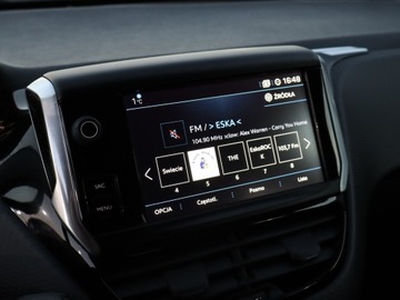 Peugeot 2008 I SUV Facelifting 1.2 PureTech 110KM 2017 Peugeot 2008 1.2 PureTech, Salon Polska, zdjęcie 11