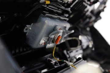 DESKA ROZDĚLOVAČE KOKPIT POLIČKA TOYOTA YARIS IV AIRBAG ORIGINÁLNÍ PAS 2021R