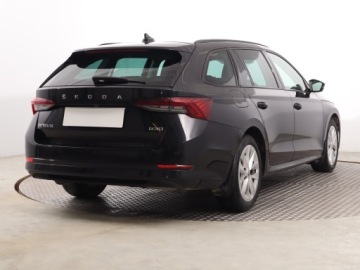 Skoda Octavia IV Liftback 1.5 TSI EVO 150KM 2022 Skoda Octavia 1.5 TSI e-tec, Salon Polska, zdjęcie 4