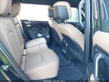 Land Rover Defender IV (L663) 2025 Land Rover Defender 110 P400 X-Dynamic SE 2025 3.0l 3.0 Benzyna 395KM, zdjęcie 12